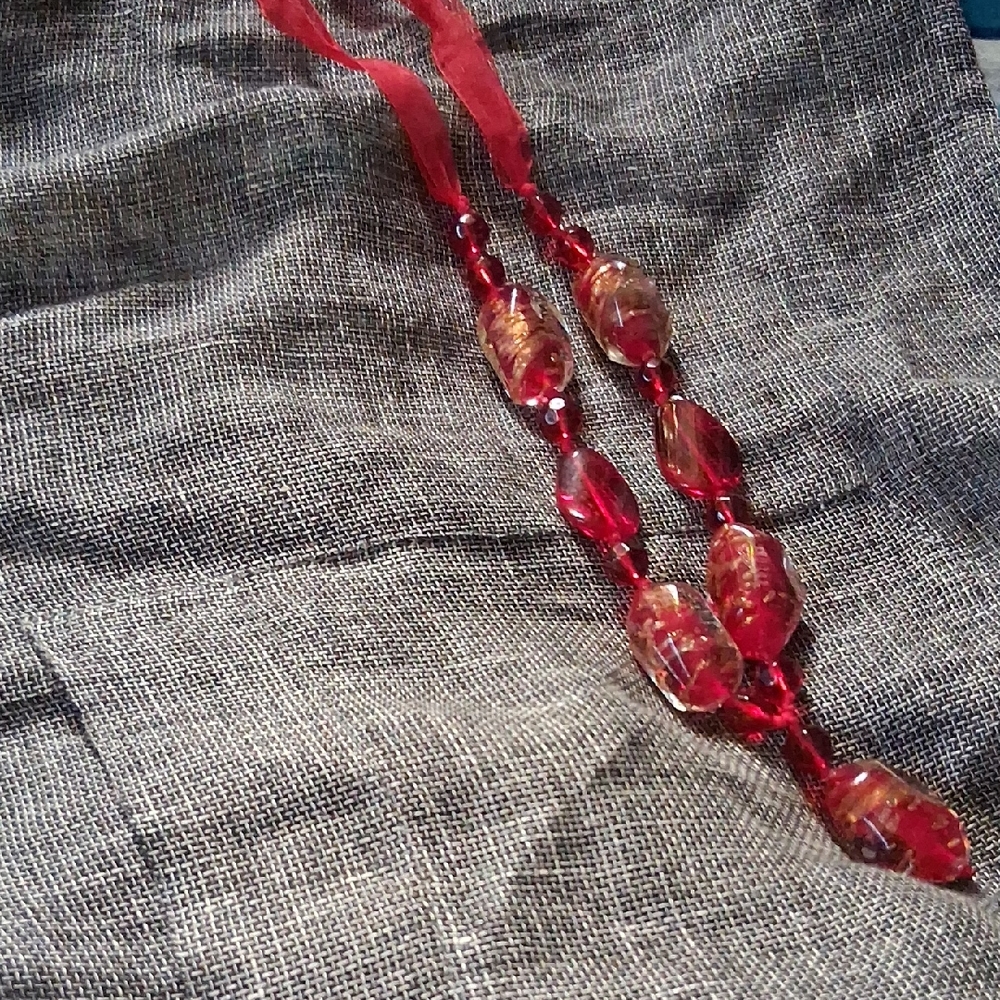 Chic Red Beaded Necklace